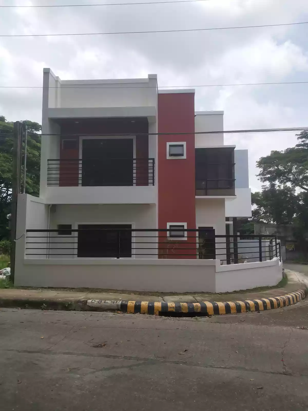 House and lot - photo 3