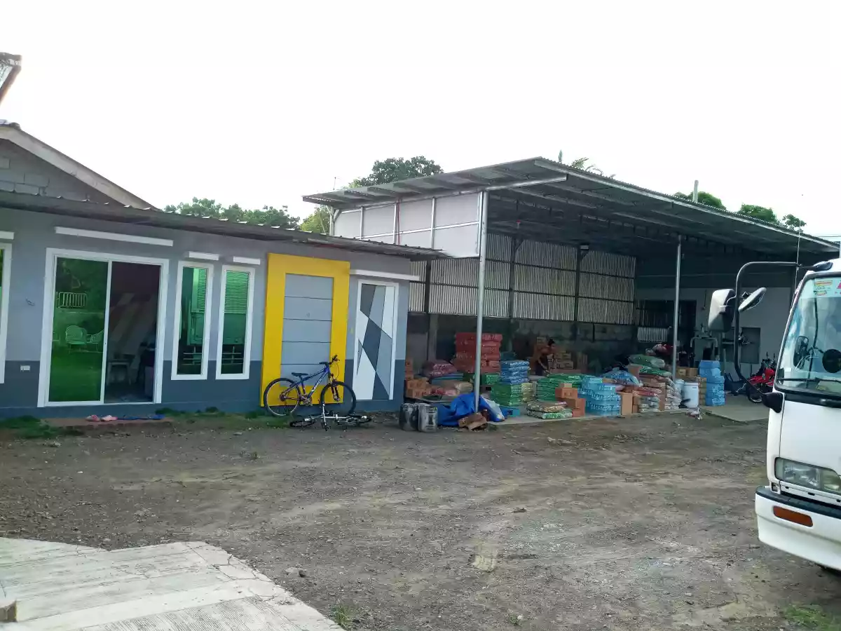 HOUSE with OFFICE  & WAREHOUSE - photo 7