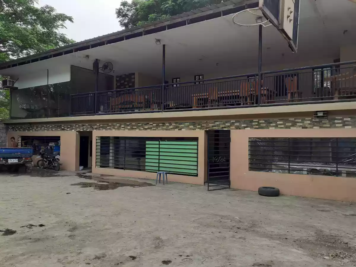 Lot for sale with mini warehouse and office/ income generating