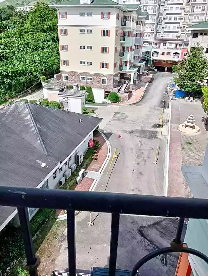 RUSH SALE Fully-Furnished Villa 1BR Condo For Sale at AppleOne Banawa Heights - photo 4