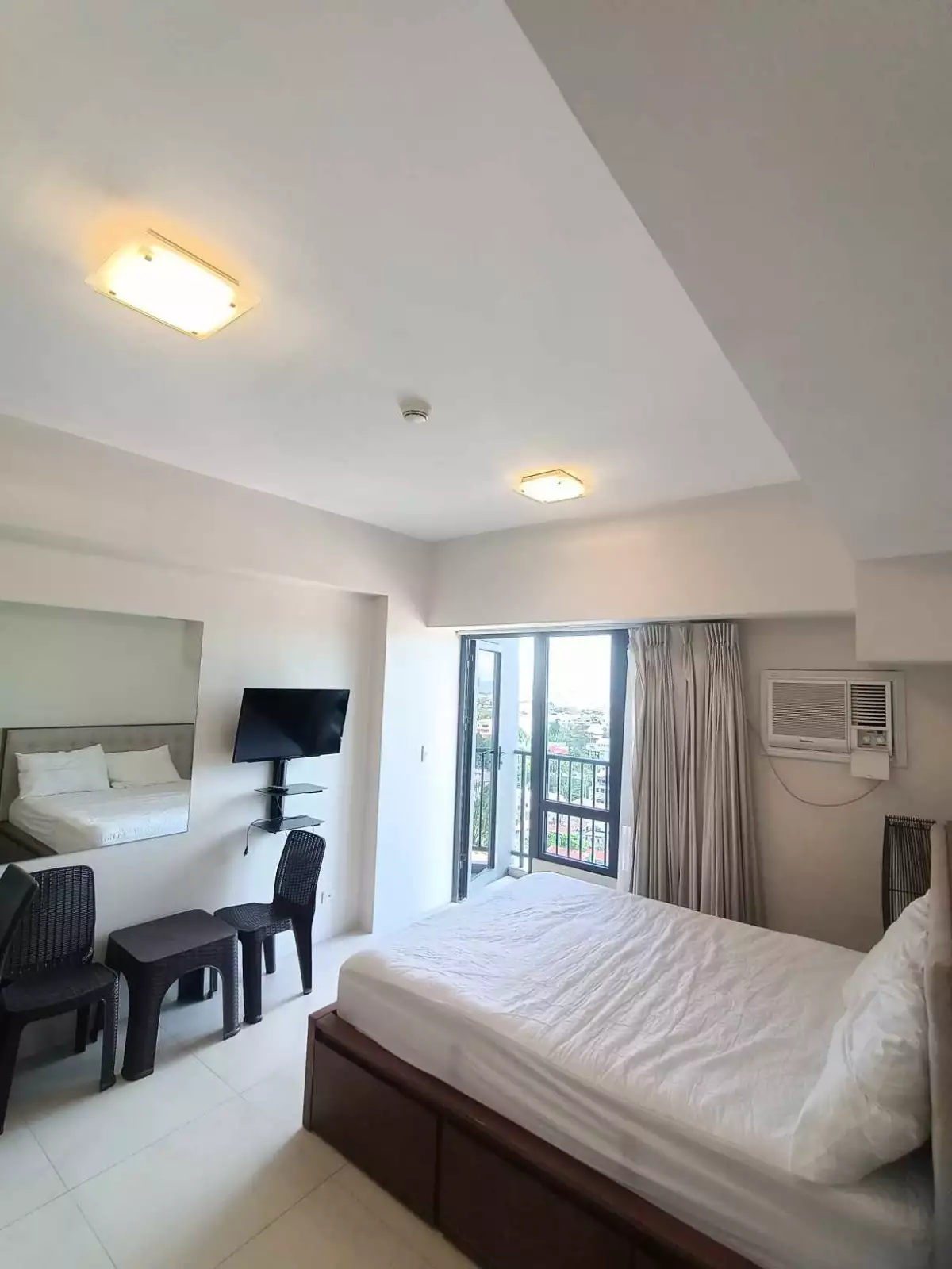 Sundance Residences Studio With Balcony — Studio in R. Duterte Street, Cebu City, Cebu — Photo 7