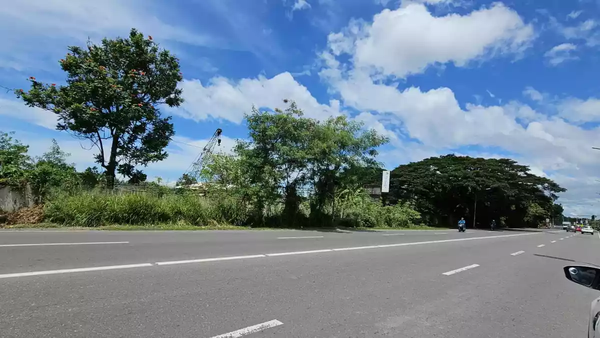 A GOOD DEAL LOT BESIDE CASA RUFINA SOUTH IS FOR SALE!!!