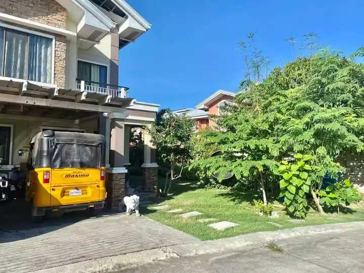 House and lot for sale  - photo 3