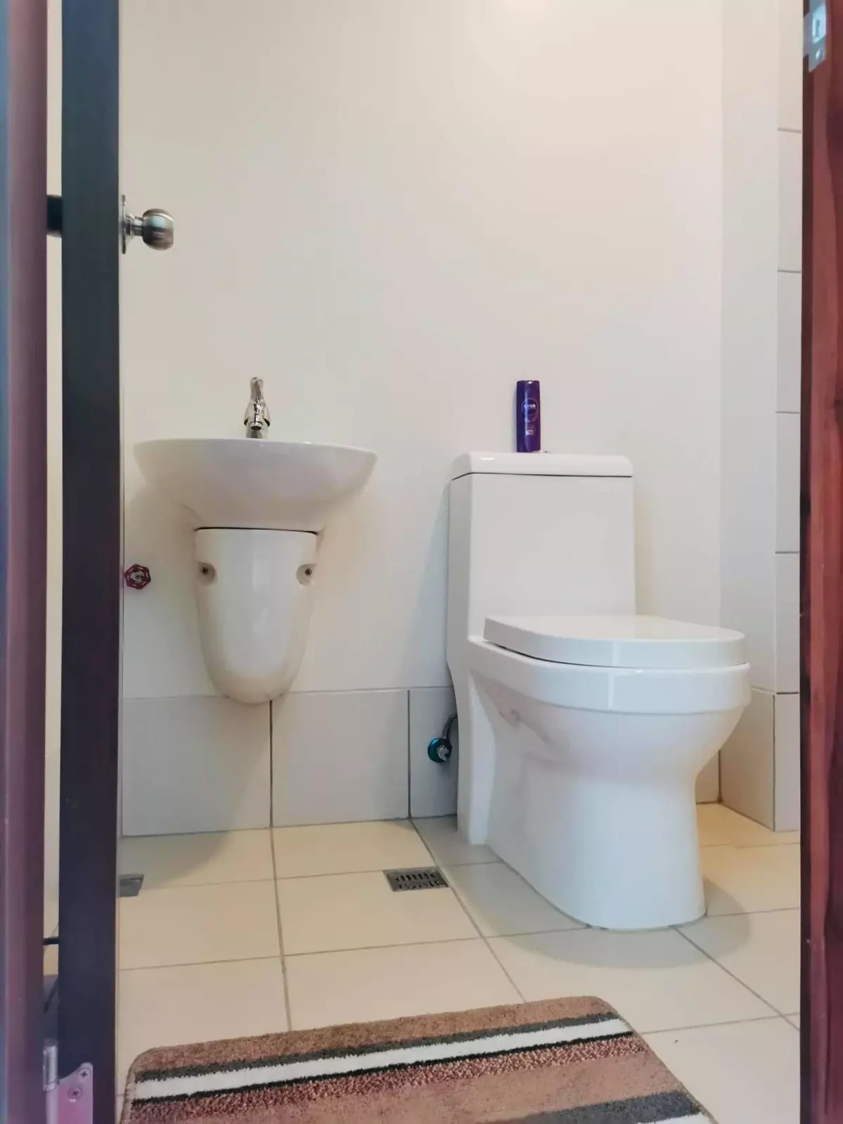 SEMI-FURNISHED STUDIO UNIT IN HORIZONS 101 TOWER 2 IS OPEN FOR RENT!!! — Studio in Cogon Ramos, Cebu City, Cebu — Photo 2