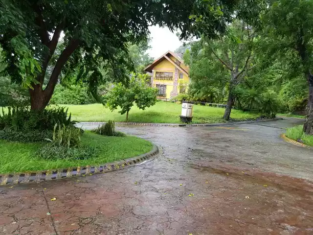 RUSH SALE PRIME CORNER LOT IN CANYON WOODS OVERLOOKING TAAL LAKE - photo 2