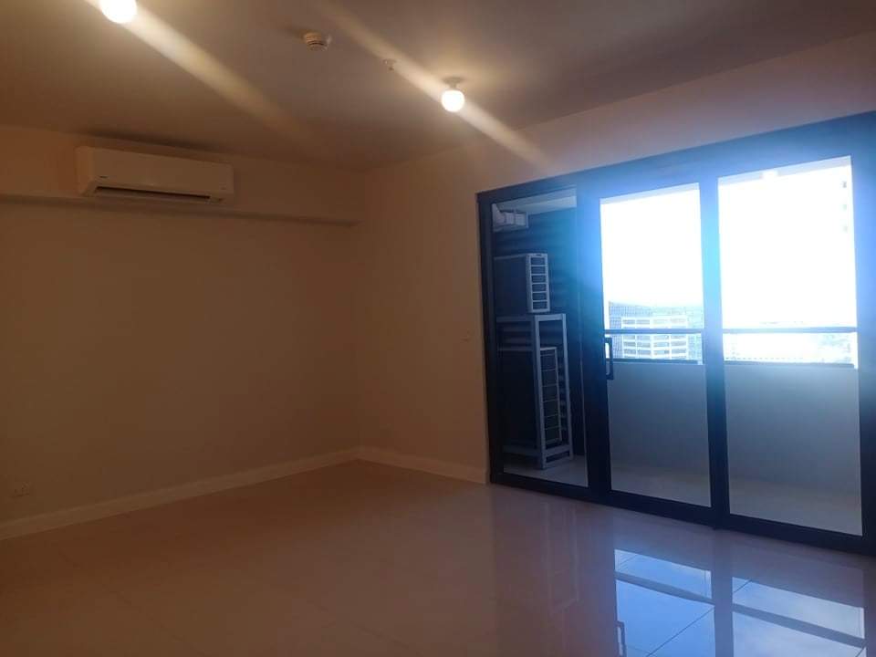 One Bedroom in ALCOVES with parking for rent near Ayala Cebu Business Park  - photo 6