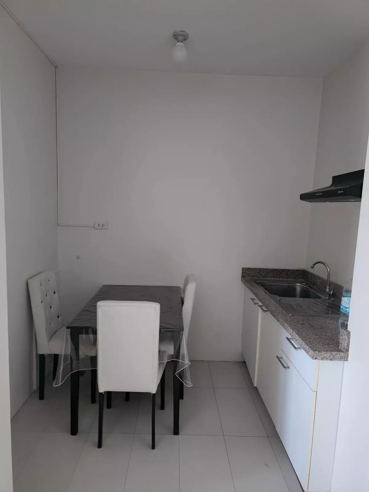 2 BEDROOM IN SPIANADA FOR SALE — 2 Bedrooms in Rahmann Street, Cebu City, Philippines — Photo 5