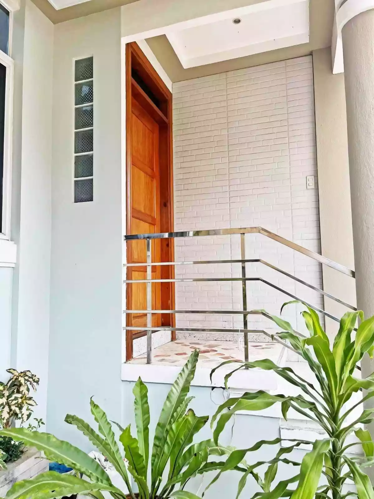 Open photo 25 of 26 — Income Generated 2 buildings (1st Building  for Residential/Hotel)(2nd Building for Apartment)  in Urgello,Cebu City