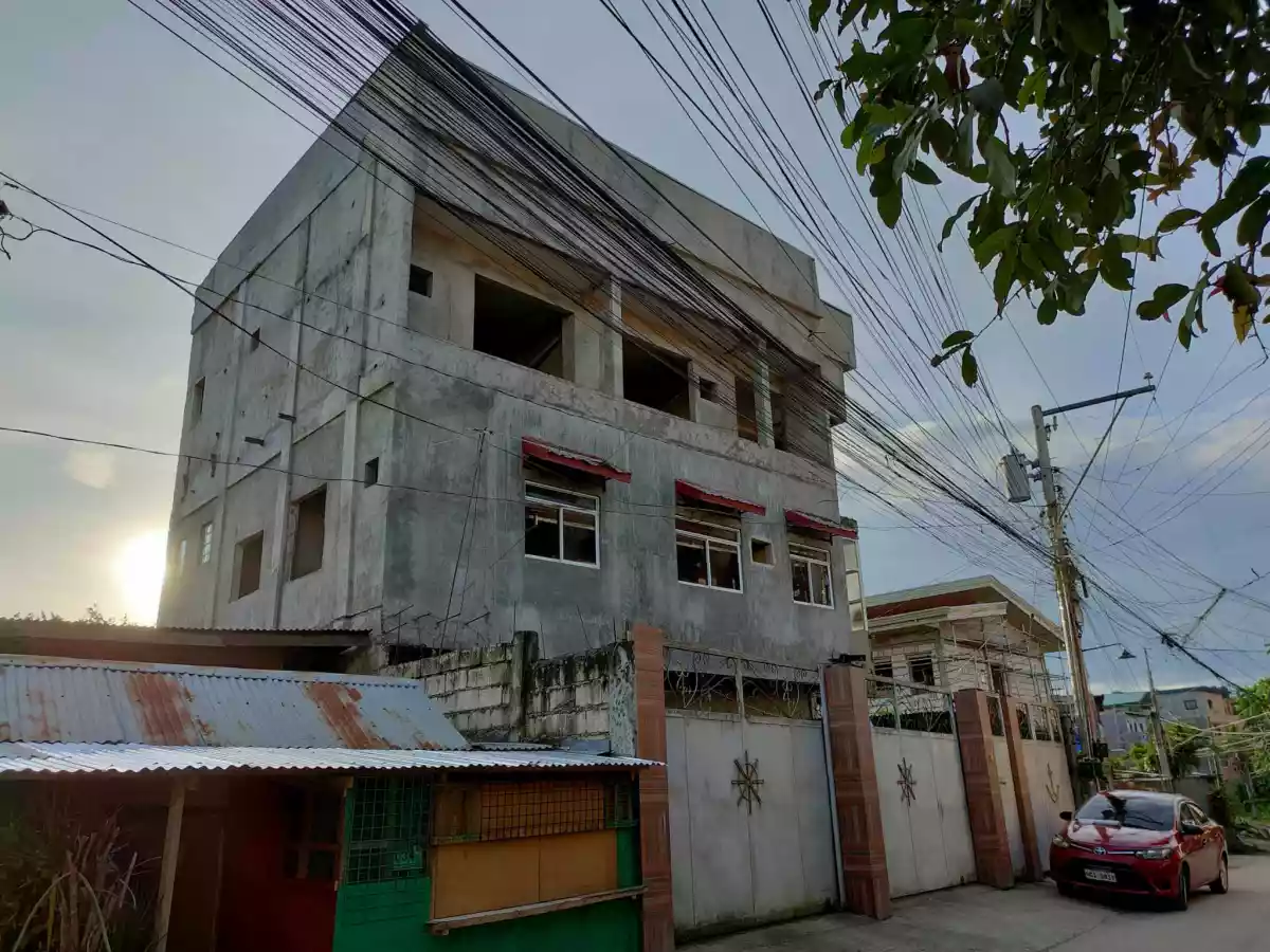 A 3 Storey Building that has a good rental income potential - photo 3