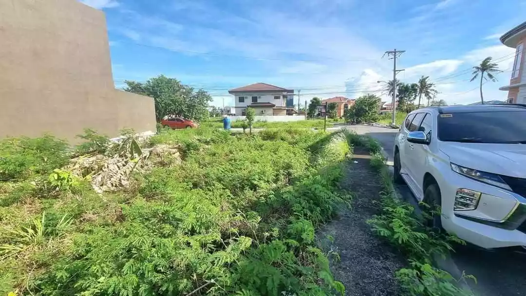 Corona Del Mar Corner Lot — Residential Lot in Talisay, Cebu, Philippines — Photo 5
