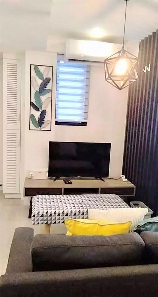 2-BEDROOM TASTEFULLY-FURNISHED Condo Home - photo 2