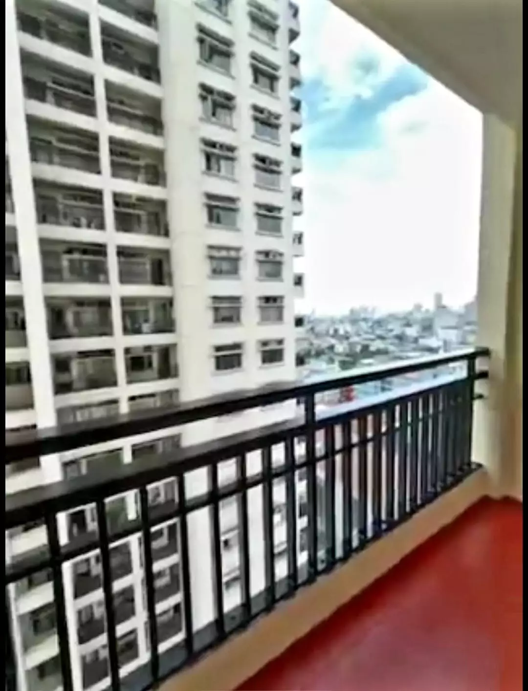 For Sale Fully Furnished Studio Unit with Balcony Across Araneta