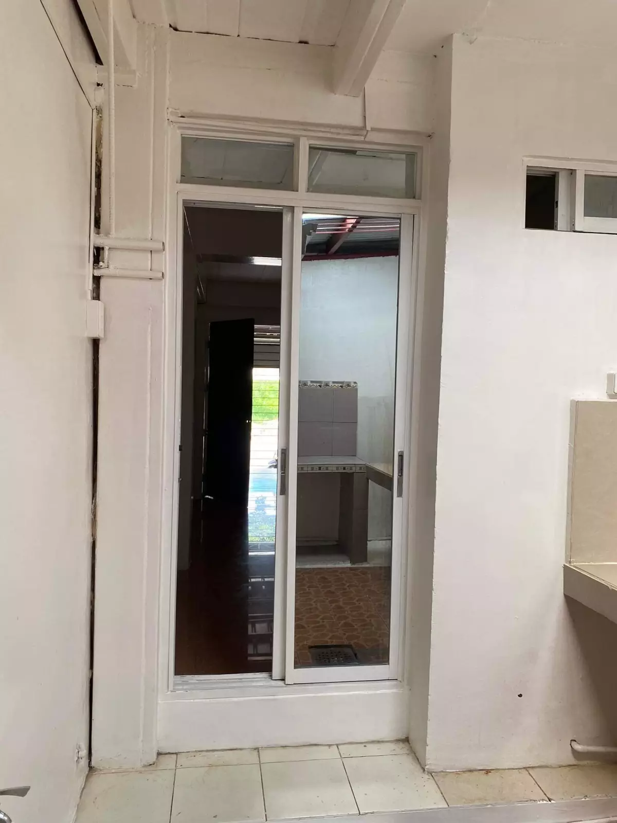 Open photo 14 of 21 — House and Lot With Commercial Space at BF Homes Las Pinas