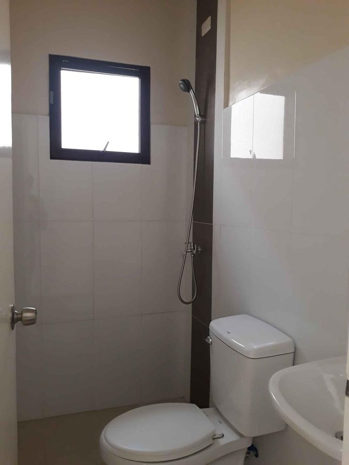 For rent 5bedrooms brand new House and Lot in Canduman Mandaue near  Ateneo De Cebu - photo 5