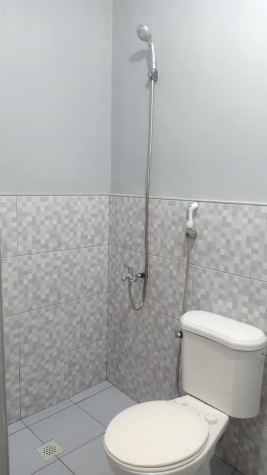 SEMI-FURNISHED TOWNHOUSE OPEN FOR LONG TERM RENTAL!!! — Townhouse in Kalawisan Road, Lapu-Lapu City, Cebu — Photo 4