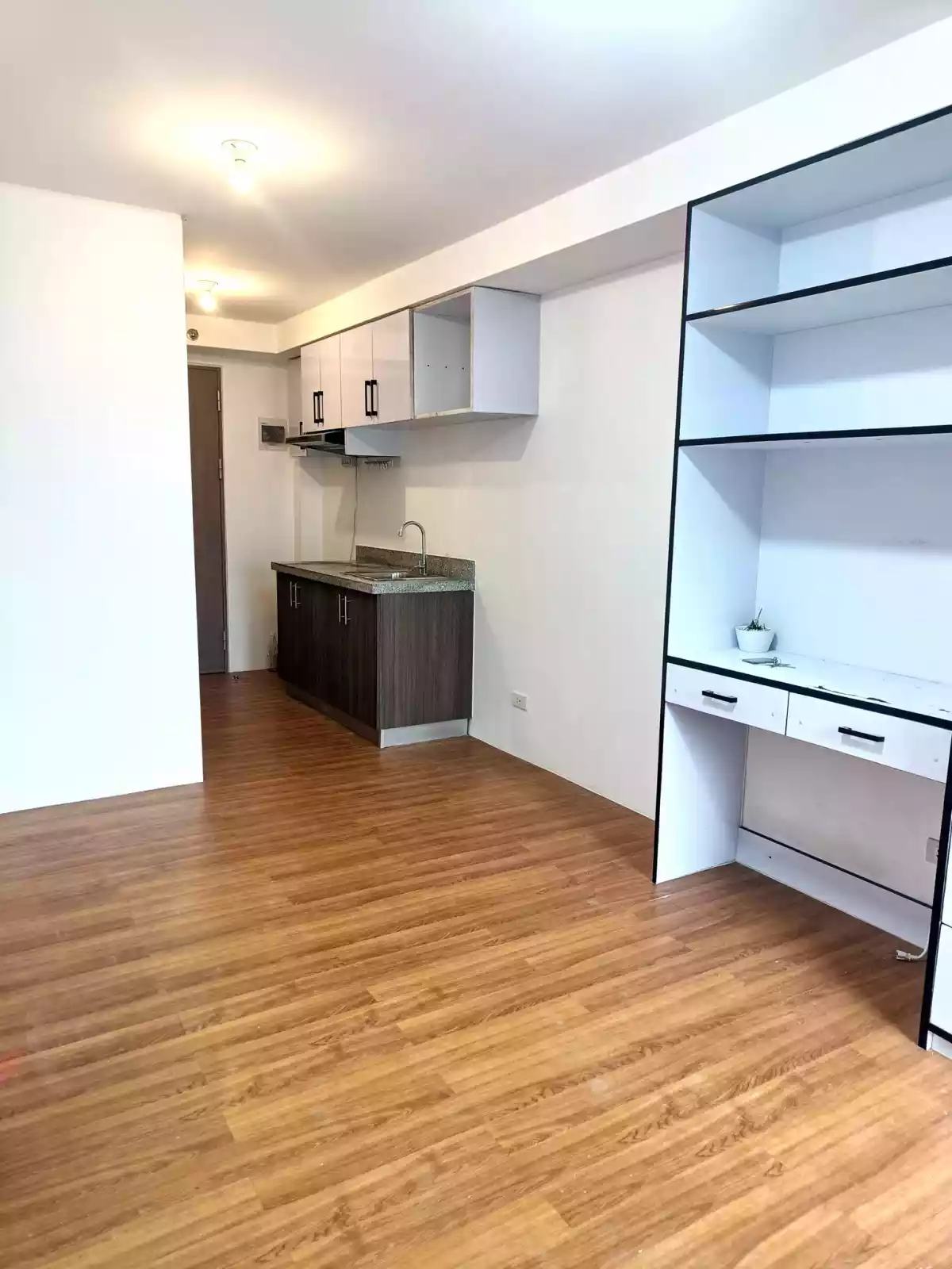 SEMI-FURNISHED STUDIO UNIT FOR RENT AT HAMPTON GARDENS, PASIG    - photo 3
