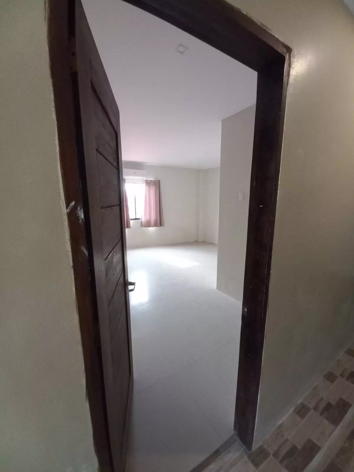 STAFF HOUSE / APARTMENT BUILDING — Apartment in Bankal-Mahayahay-Soong Road, Lapu-Lapu City, Cebu — Photo 3