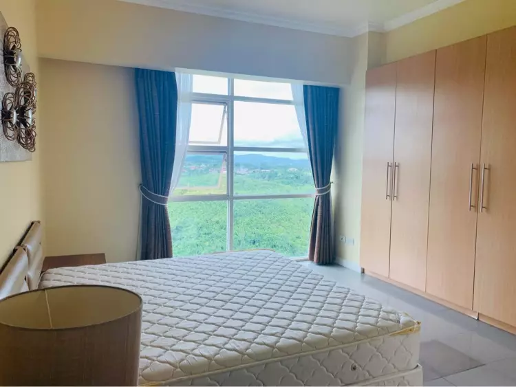 Open photo 15 of 17 — For Sale 3 Bedroom with 2 Parking City Lights Condominium