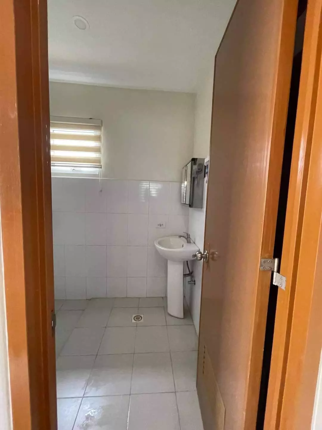 Open photo 12 of 20 — Elegant House & Lot in Talisay City