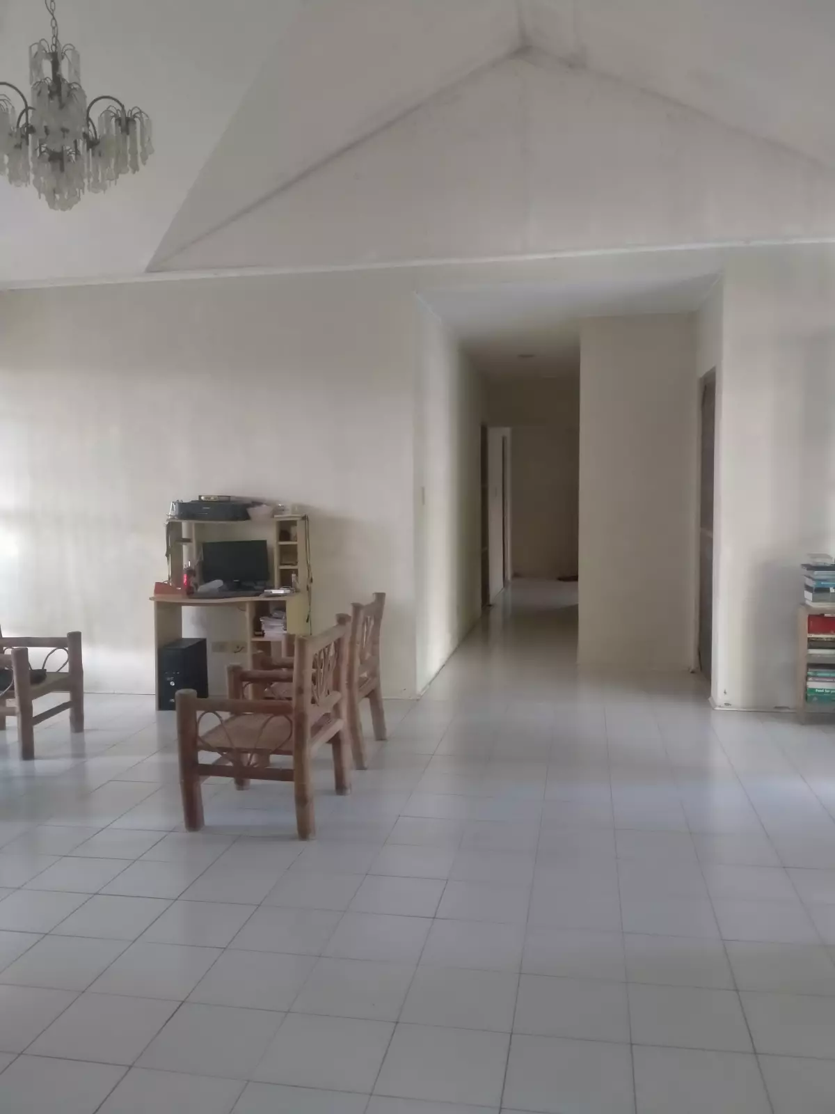 Affordable Clean title House and Lot for Sale in Bantayan, Dumaguete City, near ABC gym — House and Lot in D. B. Catapusan Street, Dumaguete, Negros Oriental — Photo 3