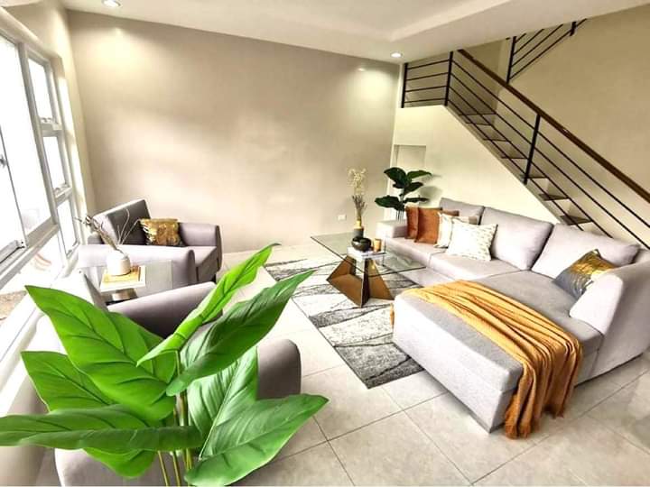 House and Lot, near downtown, pristine community