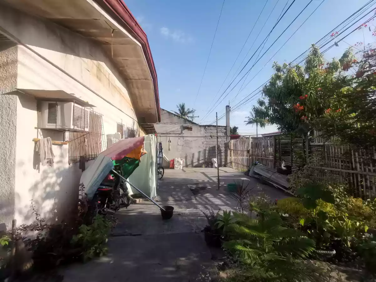 135sqm Corner House and Lot at Susana Homes  - photo 4