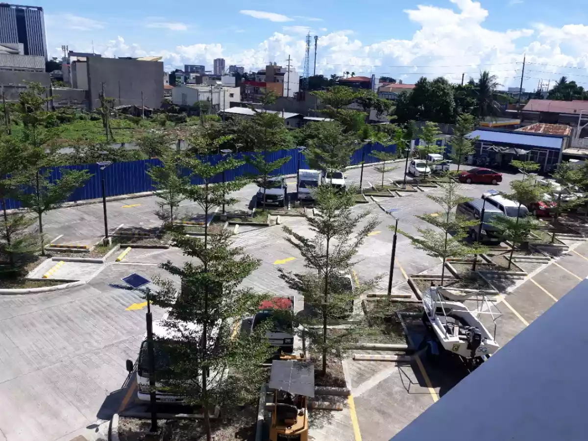 Open photo 11 of 13 — For rent Office, Commercial Space in Banilad along AS Fortuna St.