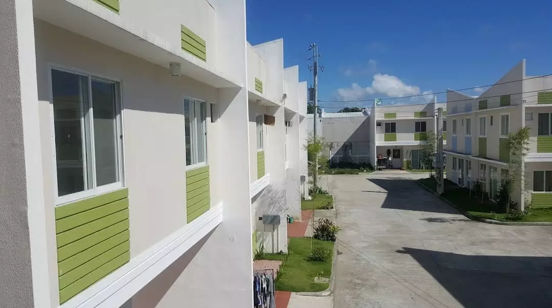 Rush for Sale Townhouse in Lapu lapu Cebu — Townhouse in Nunez Road, Lapu-Lapu City, Cebu — Photo 4