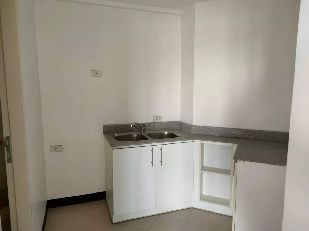 FOR SALE! The Persimmon Condo — 2 Bedrooms in M. Borces Street, Cebu City, Central Visayas — Photo 2