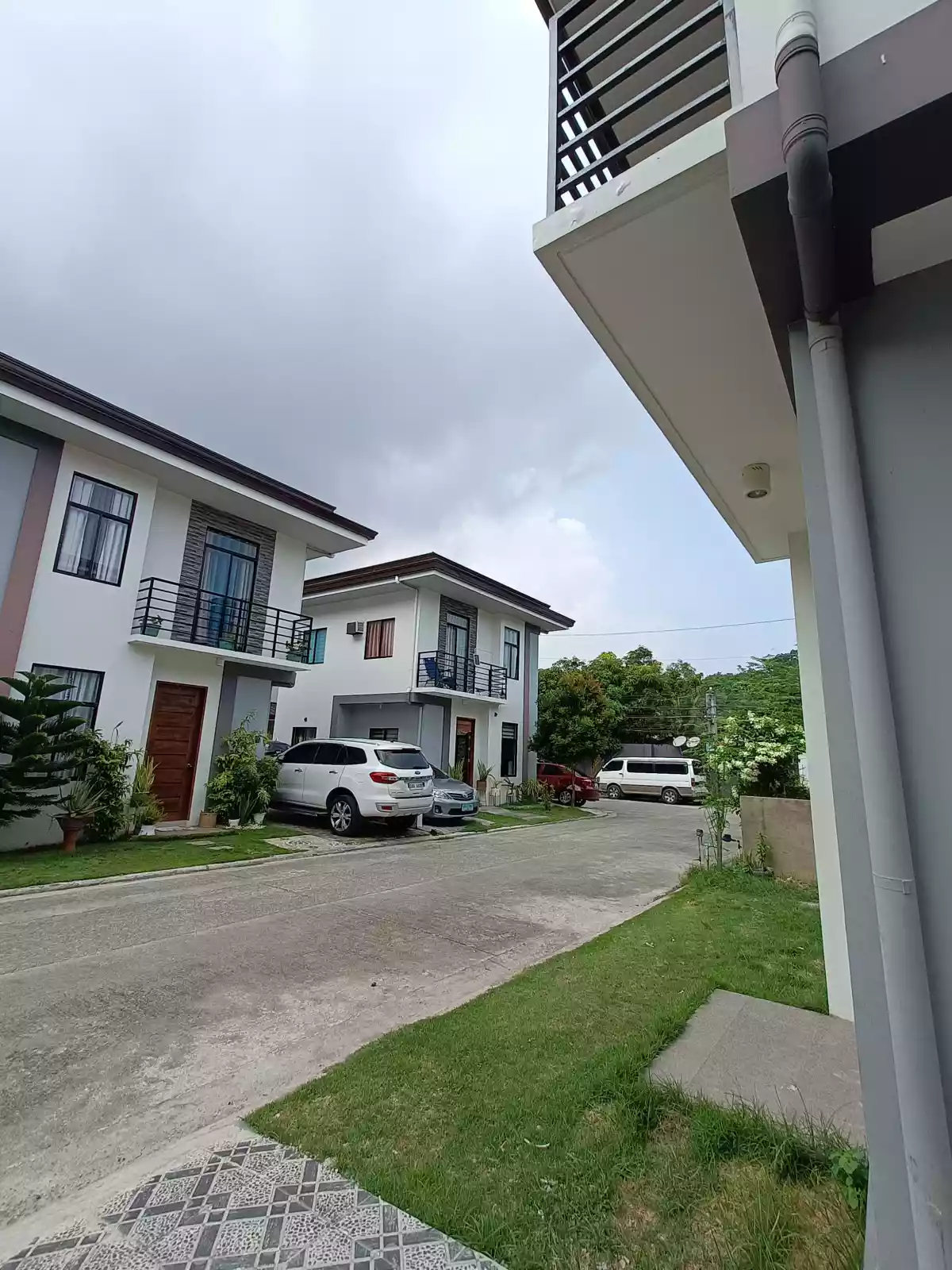 FOR SALE or Assume 4 Bedroom Single Detached - Unfurnished - photo 7