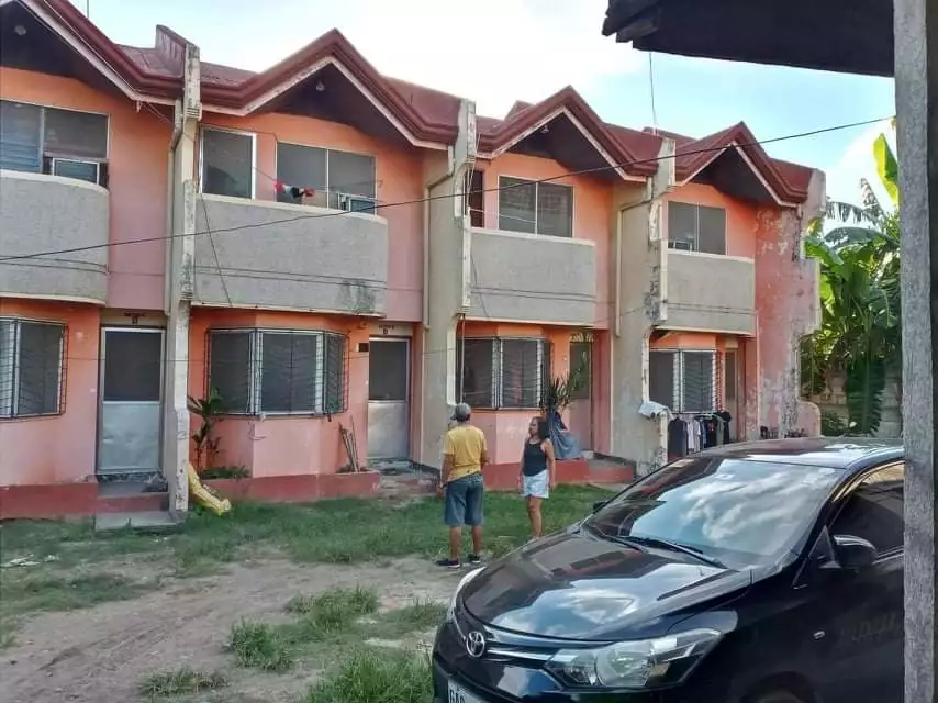 RESIDENTIAL/COMMERCIAL LOT WITH APARTMENT — Apartment in Lapu-Lapu City, Cebu, Philippines — Photo 7