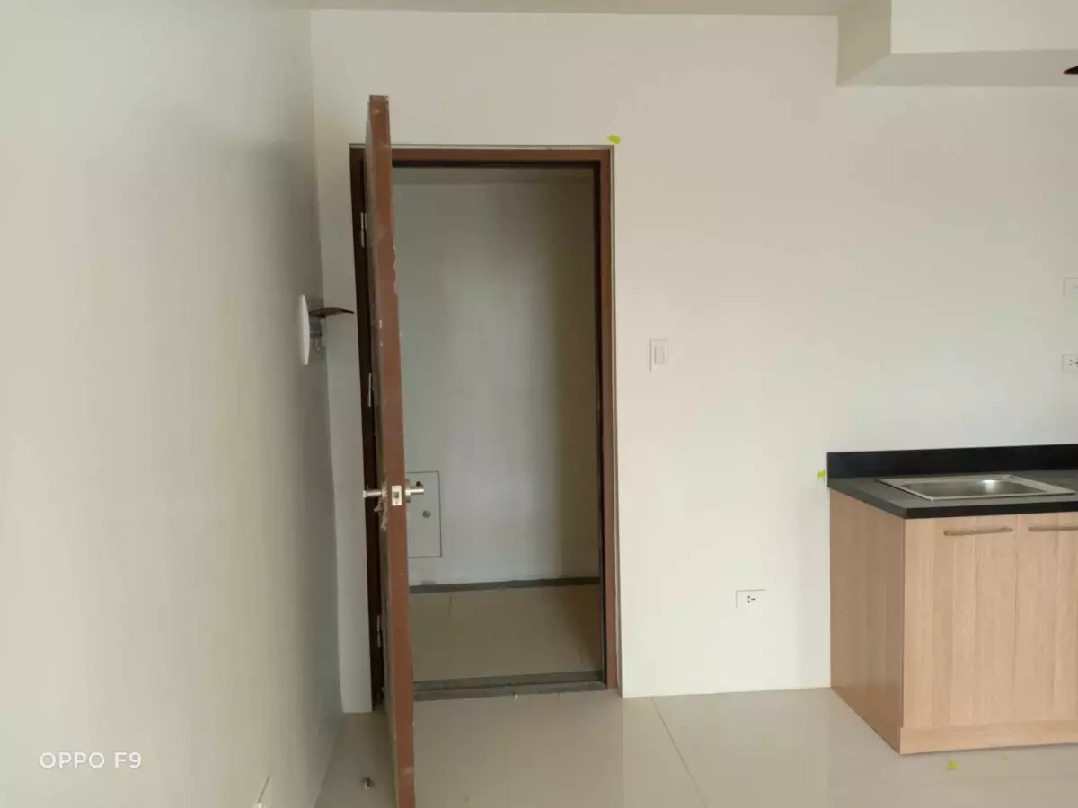 Condo Unit for Sale or Assume — 1 Bedroom in Butuan City, Agusan Del Norte, Philippines — Photo 2