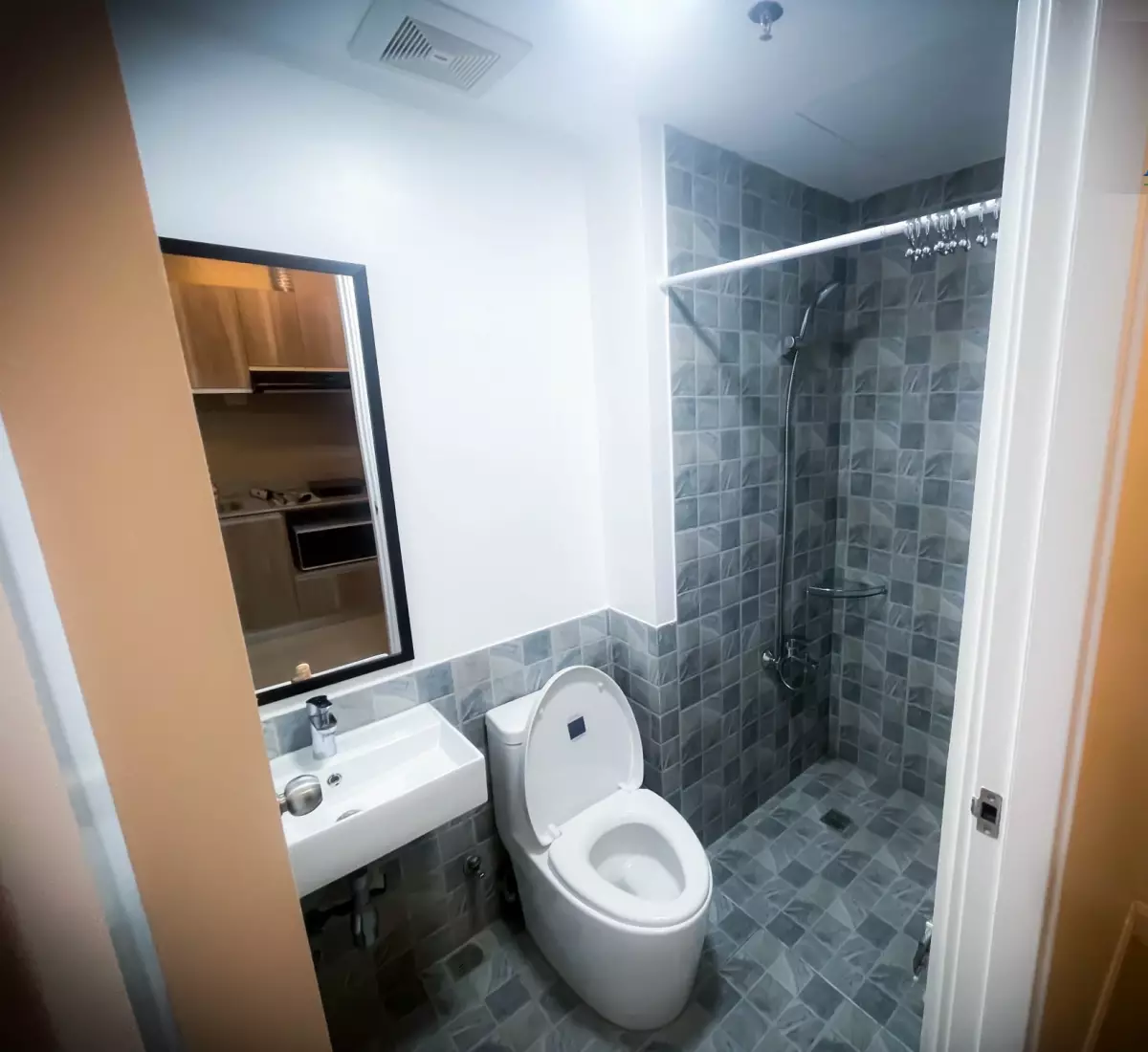 Grand Residences Tower B for Rent — Studio in Cebu City, Cebu, Philippines — Photo 7