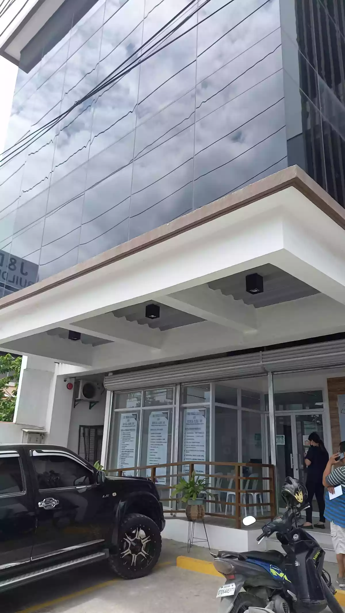 Commercial space along Natalio Bacalso Avenue for rent - photo 3