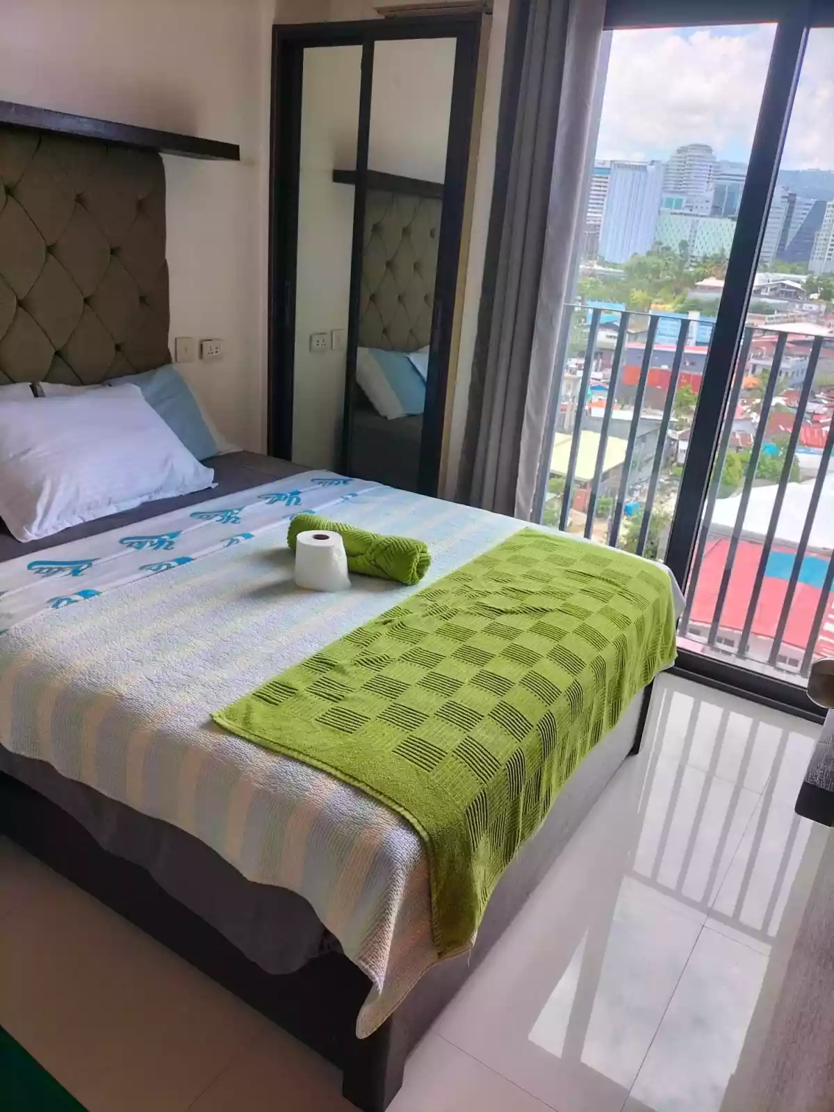 Lot 8 !Bedroom Condo Fully Furnished - photo 2