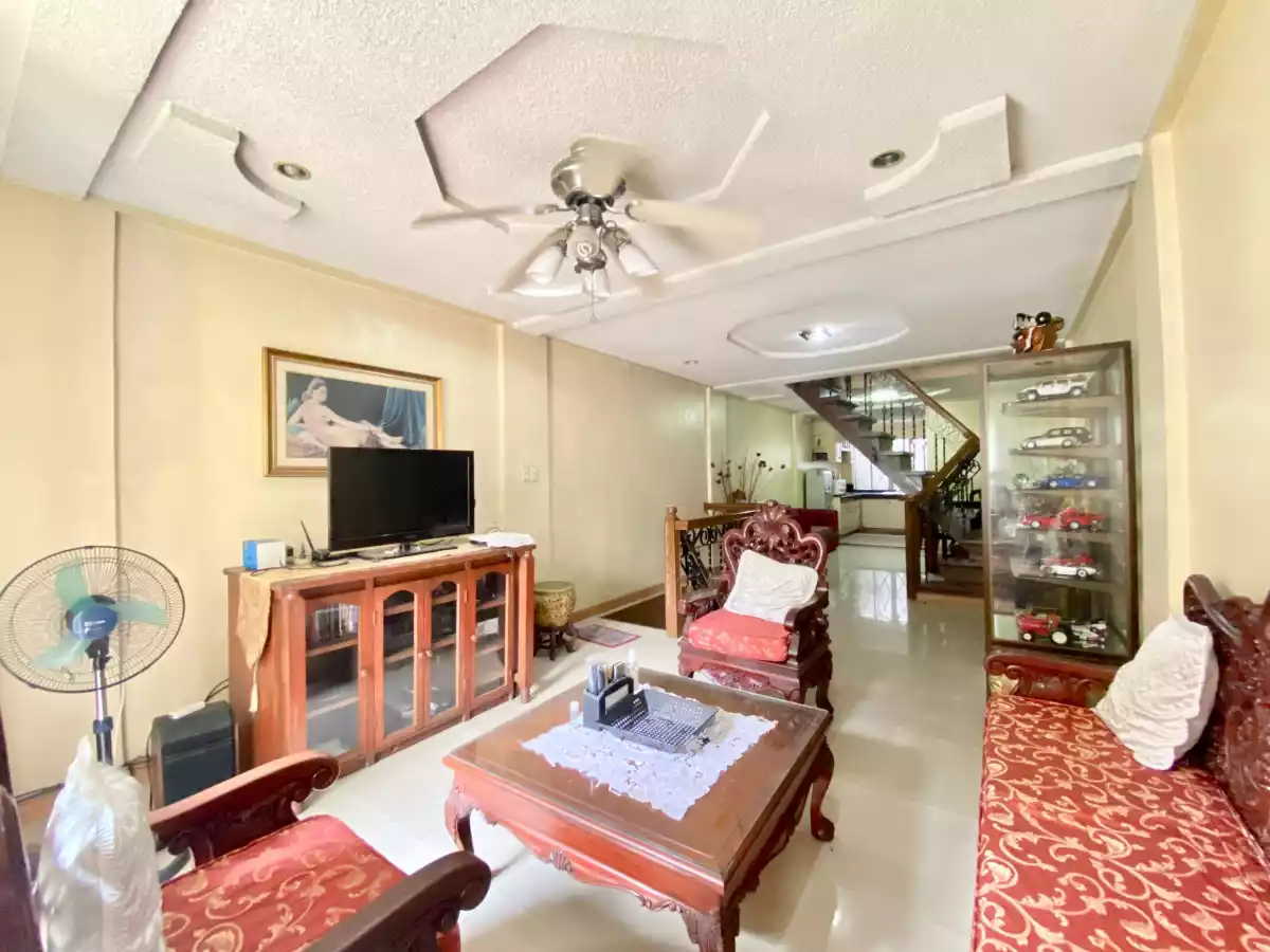 3-STOREY TOWNHOUSE w/ 3 UNITS APARTMENT FOR SALE IN SAMPALOC, MANILA — House and Lot in Sampaloc, Manila, Metro Manila — Photo 5