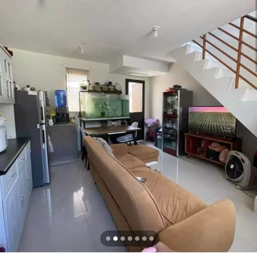 VERY RUSH SALE! 2 STOREY TOWNHOUSE! - photo 3
