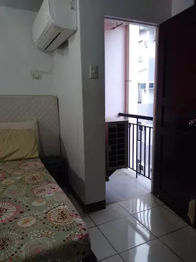 Semi furnished condo with balcony — Studio in Mandaue City, Cebu, Philippines — Photo 3