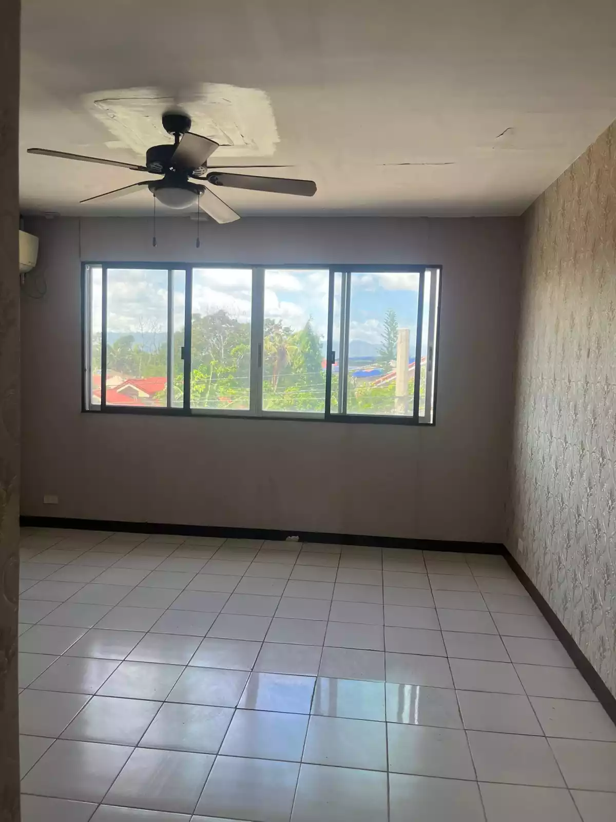 3 STOREY COMMERCIAL BUILDING  FOR SALE — Space in Cordova, Cebu, Philippines — Photo 7