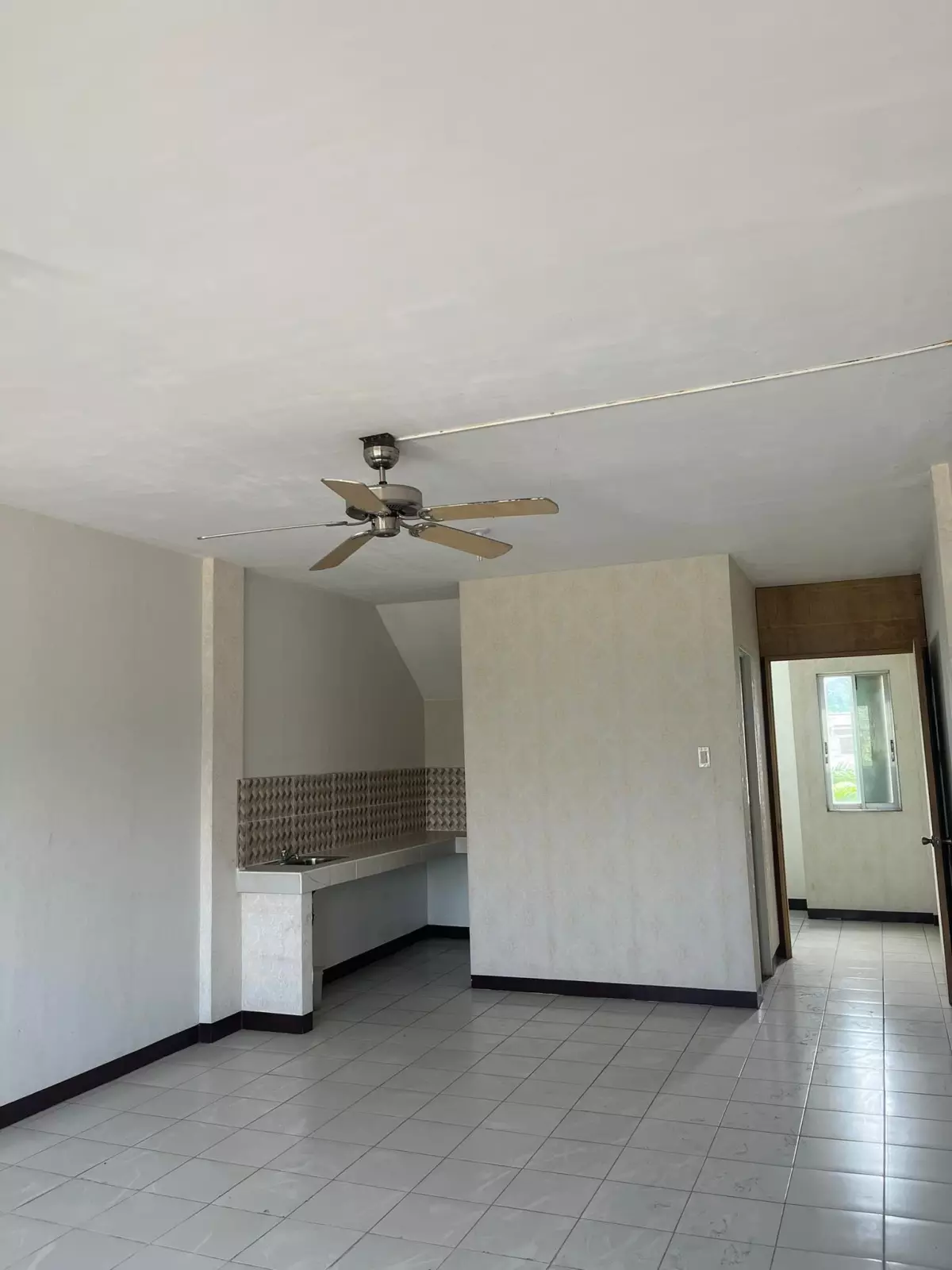 Open photo 15 of 17 — 3 STOREY COMMERCIAL BUILDING  FOR SALE
