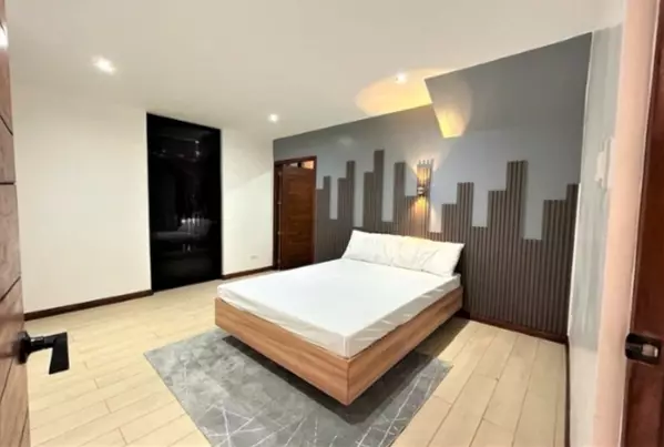 MULTI LEVEL HOUSE WITH SWIMMING POOL FOR SALE  - photo 6