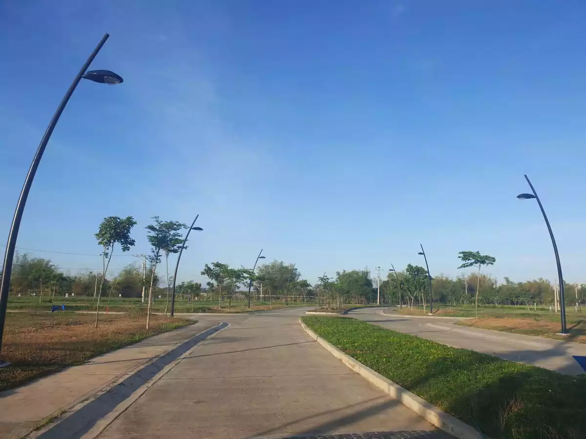 Ayala Land premier lot, THE ENCLAVES at NORTPOINT — Residential Lot in Talisay City, Negros Occidental, Philippines — Photo 2