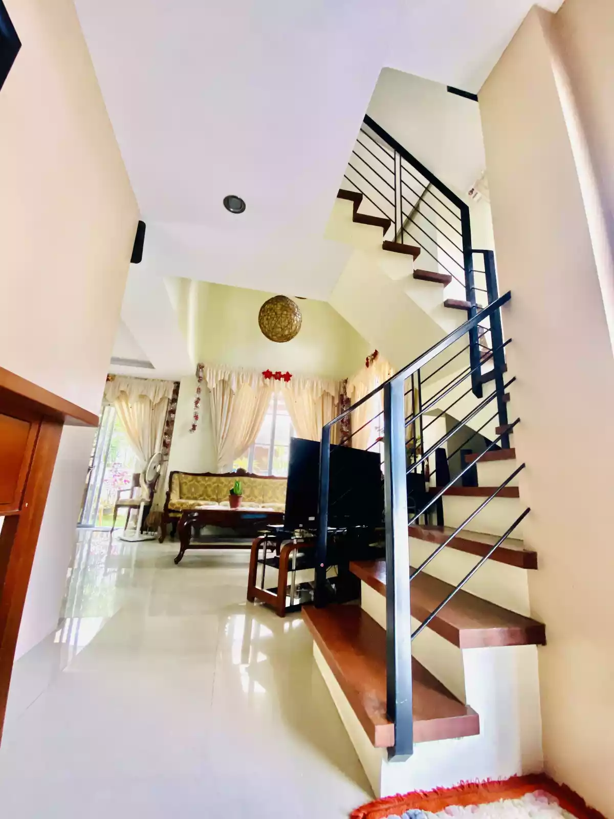 Single - Detached Corner Unit House & Lot  - photo 7