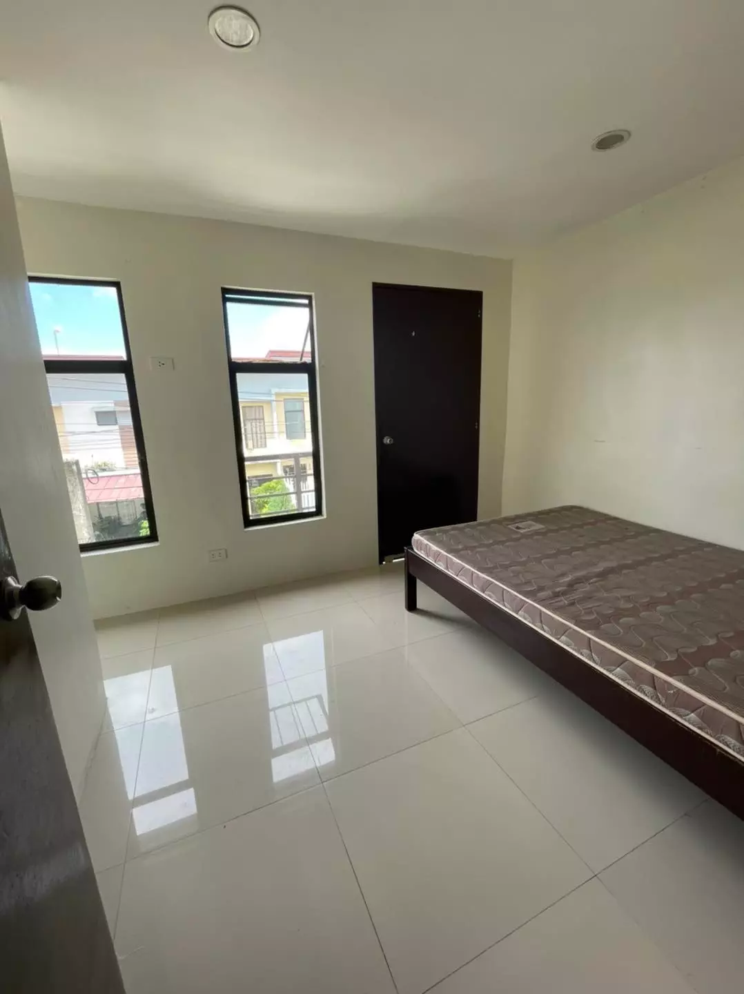 Tambuli 2 Bedrooms for Rent - photo 2