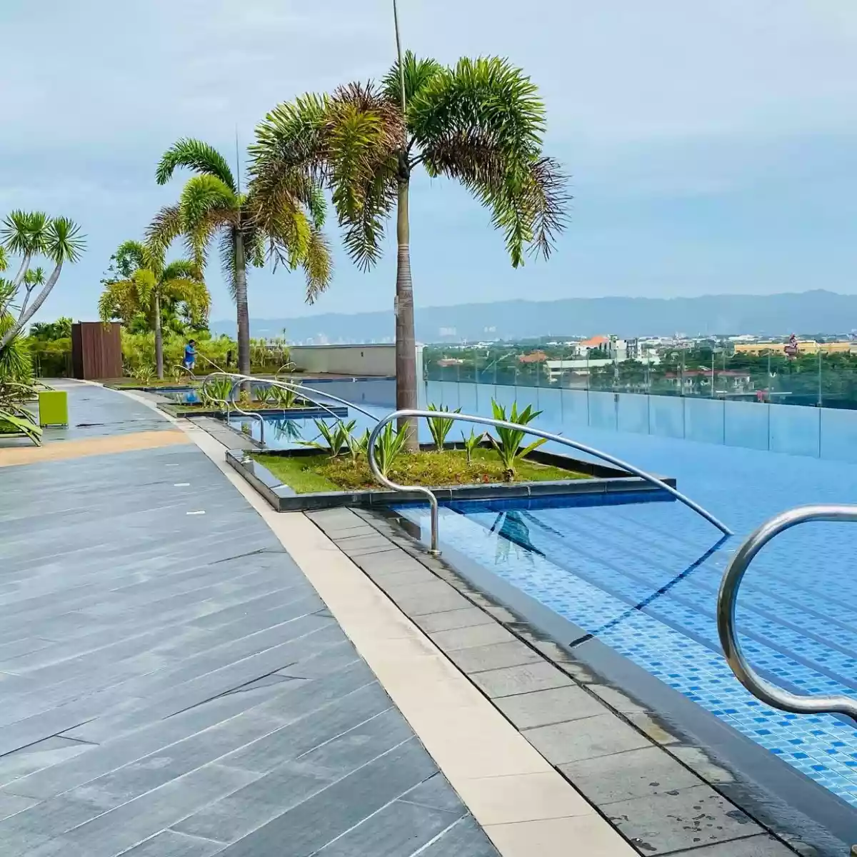 Open photo 12 of 17 — Fully Furnished Condominium For Rent in Mactan Newtown