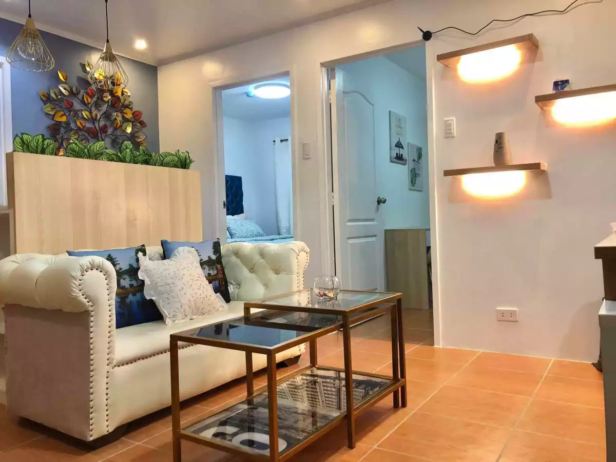 2 BEDROOM FULLY FURNISH CONDO WITH PARKING - photo 2
