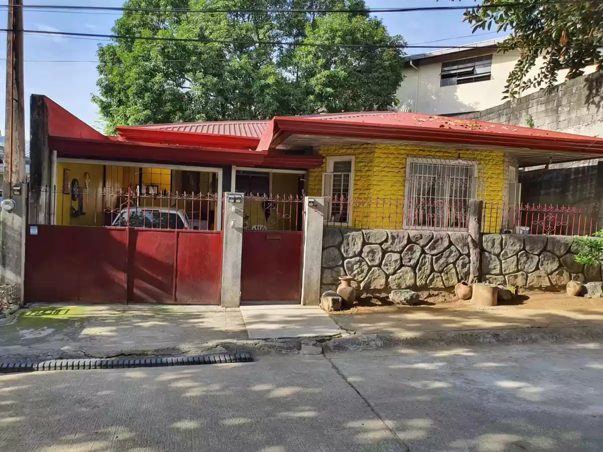 HOUSE AND LOT FOR SALE IN QUEZON CITY - photo 2