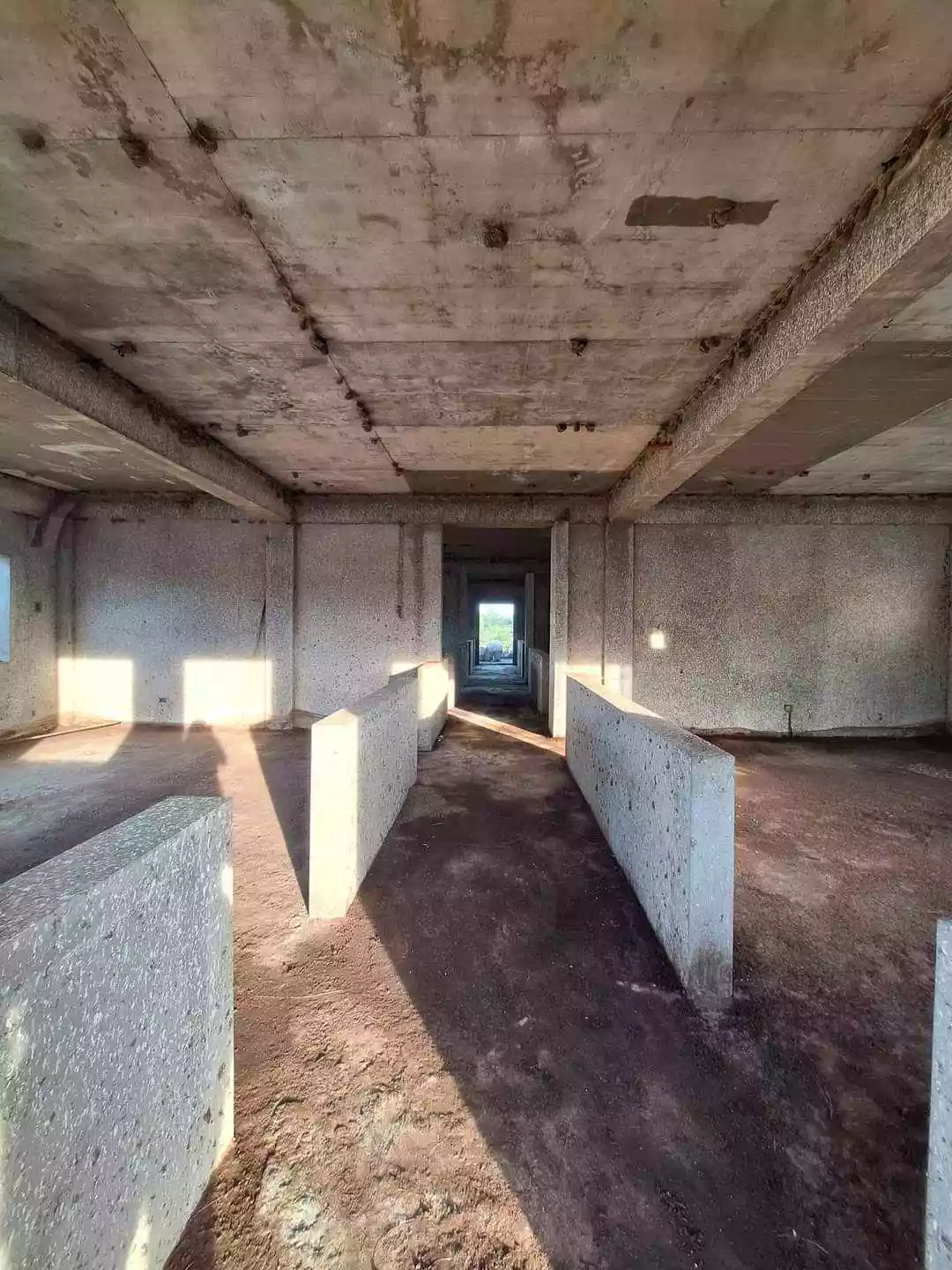 3 STOREY COMMERCIAL BUILDING FOR RENT - photo 5