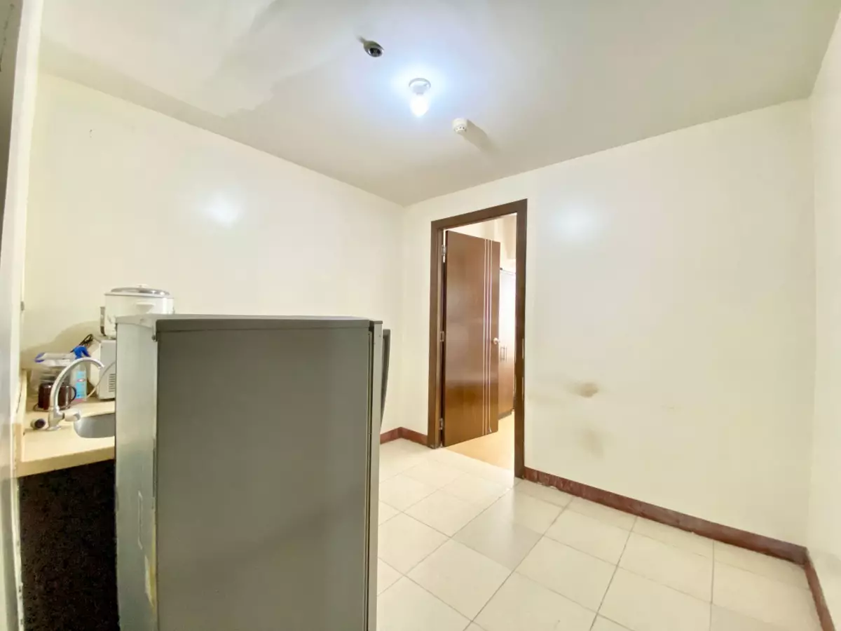 SEMI-FURNISHED 1BR UNIT FOR RENT at Ridgewood Towers - photo 5