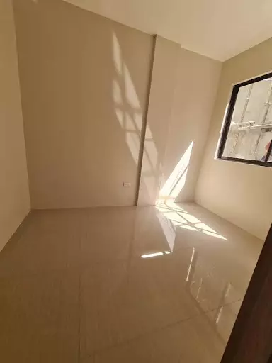 Open photo 95 of 106 — Townhouse For Sale in Brgy. Tisa
Cebu